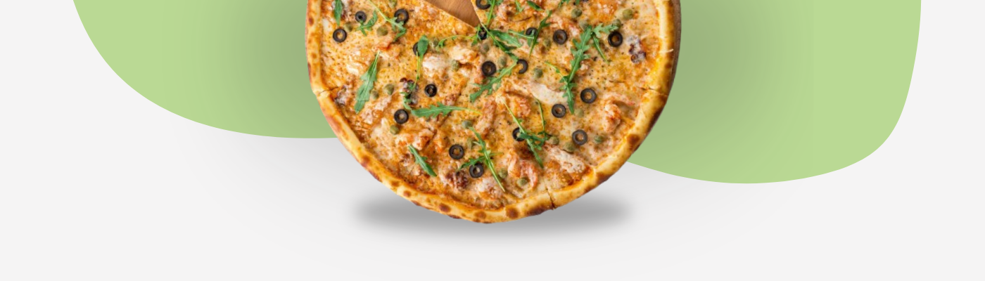 Mediterrane Garnelen-Pizza mit Rucola, Oliven & Kapern